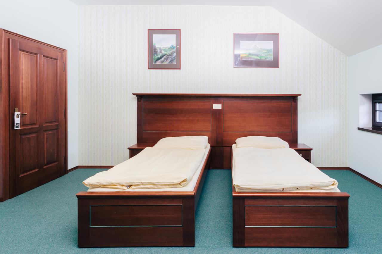 Resort Malevil Jablonne v Podjestedi Екстер'єр фото