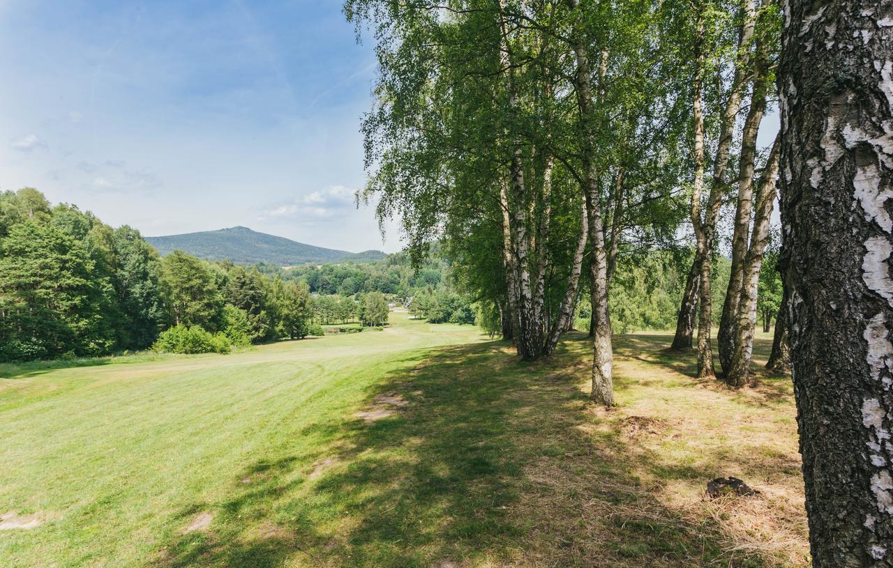 Resort Malevil Jablonne v Podjestedi Екстер'єр фото