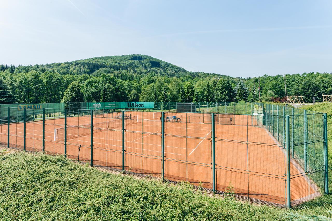 Resort Malevil Jablonne v Podjestedi Екстер'єр фото
