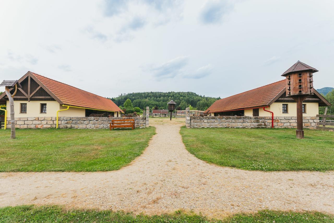 Resort Malevil Jablonne v Podjestedi Екстер'єр фото
